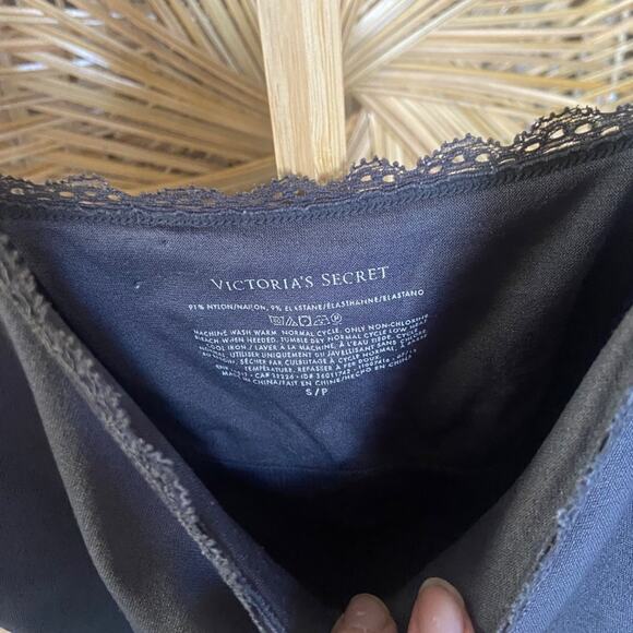 Victoria Secret Gray Tank Top Size Small - Picture 3 of 3